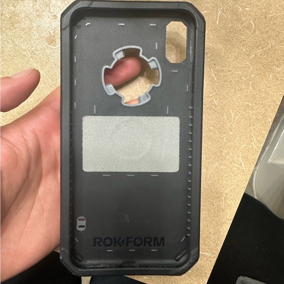 iPhone XS Max Rokform Magnetic Case - Picture 2 of 3